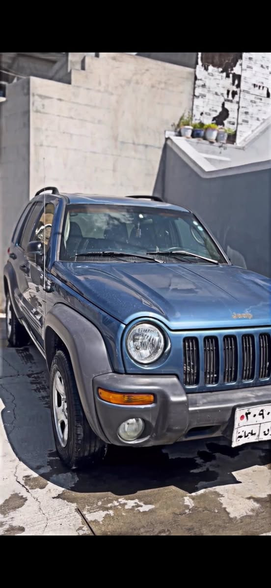 جێب لیبەرتی
مۆدێل2004
یەک پارچە بۆیاخ 
سەقفو بۆنیتی کالبونەوەی هەیە بە بێ بۆیاخ لا ئەچێت
مواسەفات لیمیتد 
سلاید
کوشن کارەبا 
سوکان ڤۆلیۆم
گێر تۆماتیک 
دەبل ئەسکل 
تەبریت مەرکەزی 
بلاجکتۆر
تەبرید سارد و گەرم 
برێک دەس 
بیلاد دەبل هۆرن
تایە تازە 
ماشەلا سەیارەکە زۆر جوانە 
گێرو مەکینەو ئەکسل بەشەرت
شوێن .پێنجوێن
ژ.م ***********
