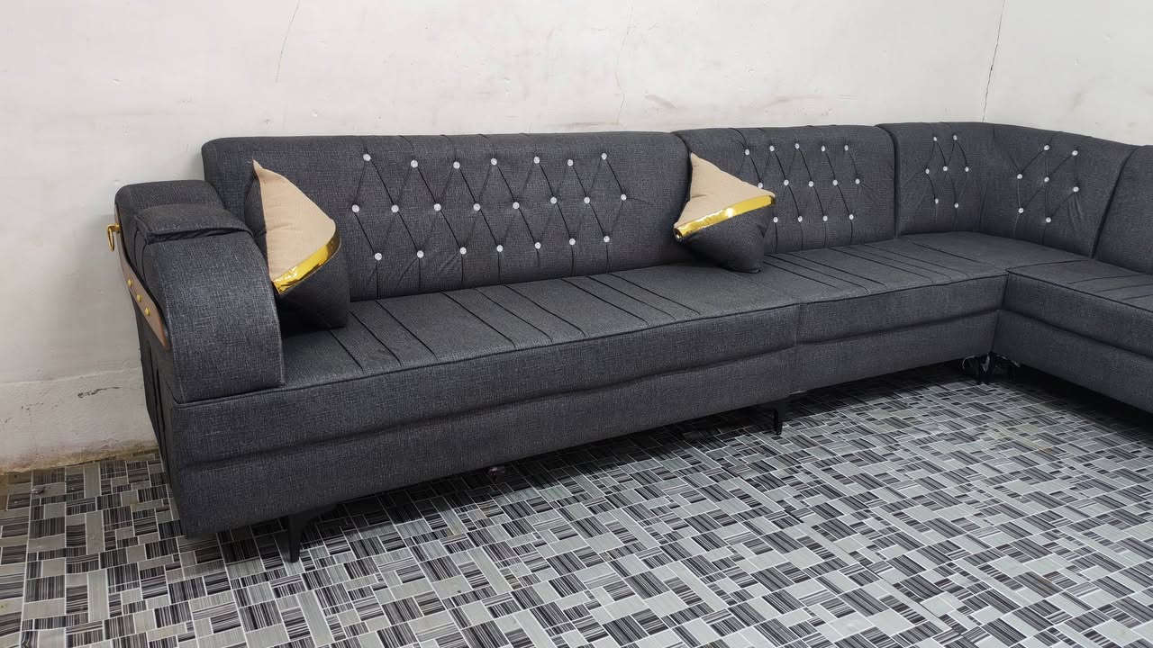 ديوان 11 مقعد تسكام بلوك اسود جديد السعر 300 المكان كربلاء يوجد توصيل  ***********
