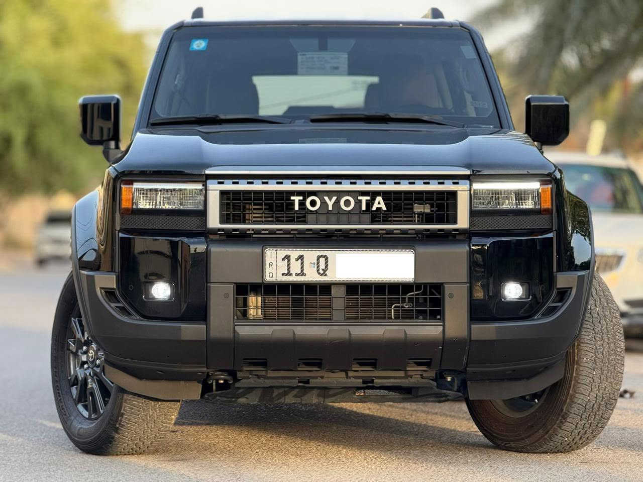 السلام عليكم اخوان
برادو R1 موديل 2024 وكالة شركة ساز اللون اسود كل تبديلاته وصيانته بالشركة مكفولة كفالة عامة مغلفة السيارة بي بي اف ماشيه 19 الف السيارة بسمي تحويل مباشر مكانه بغداد السيدية السعر 43800$ للاستفسار الاتصال*********** 
المواصفات 
مكينة 4 سلندر 2000 توين تيربو / فور ويل / كشنات كهرباء / حساسات امامي خلفي / كامرا خلفيه / شاشة / ثلاجة وسطية / تشغيل عن بعد / وبعد هواي مواصفات
