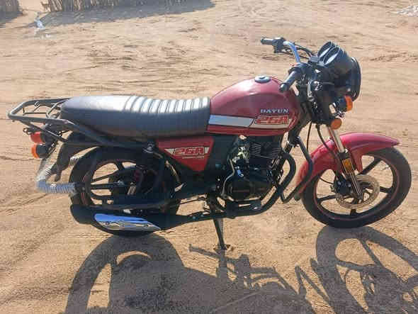 السلام عليكم دائما للبيع اوراق سوري سعرها 1 و200 وبيها مجال محرك 200 مكانه حيدريه خانص2020 ***********
