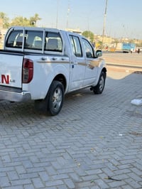 نيفاره موديل ٢٠١٣ كير عادي ٧ نمر معه البك مكفوله من الضربت والصبغ مثل ...
