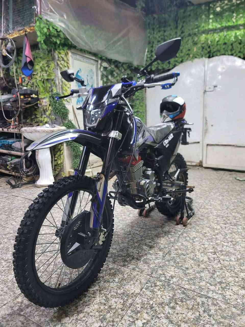 السلام  عليكم شباب قفاز للبيع CRX /AKR الصنع ماليزي مو صيني  بعده بحالت الوكاله عليه جنط مال جي اس رحال  ماشيه اقل 3000 زيرو موديل 2025 شهر 1 يوم 1 صارله 24 يوم من نازله مكاني بغداد حي اور *********** رقمي
