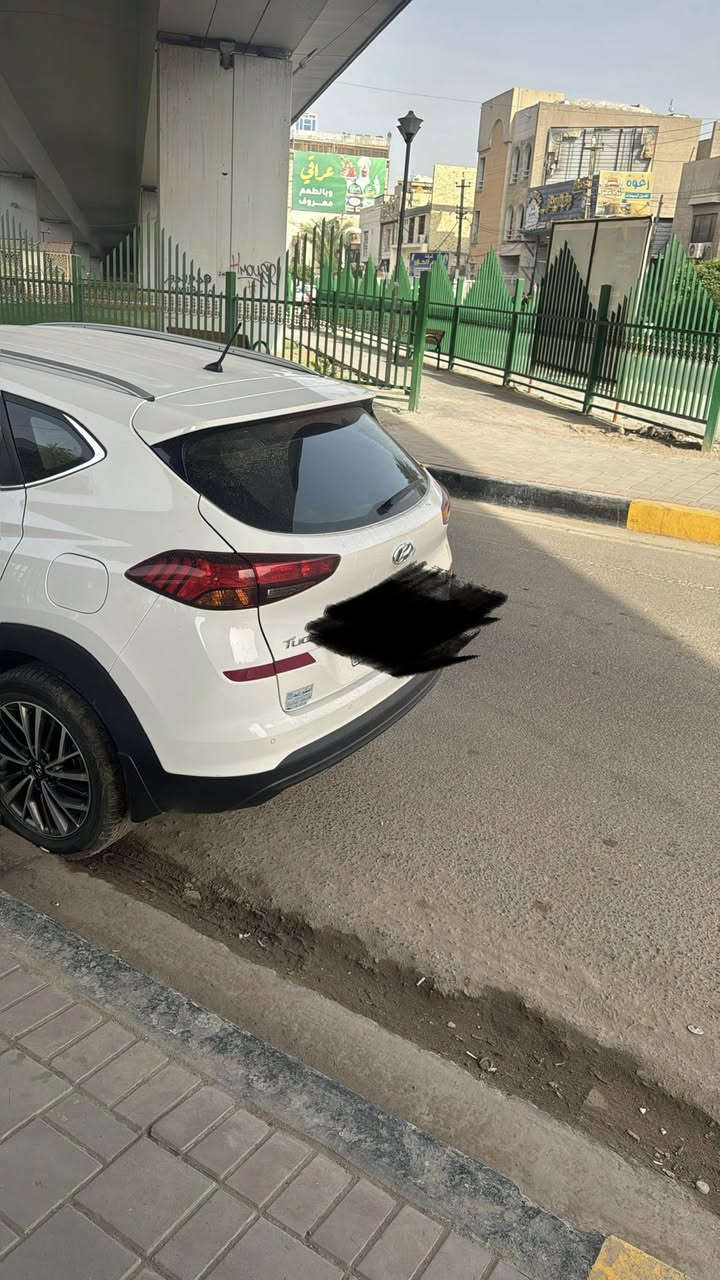 السلام عليكم
توكسان موديل 2020 خليجي 
بيها بارد اقل شبر 
الباقي كفاله عامة من صبغ والضربه 
ماشيه 81 الف 
كشنات جلد 
كشنات كهرباء الاماميه 2 
بصمة تشغيل وابواب 
رقم بغداد باسمي 
شاشه 
دبل لد 
سيارة بعدهي ع وضع شركة ما مفتوح بيها برغي 
مكان السيارة بغداد الكرخ
السعر 205 $ وبيها مجال بسيط 
***********
