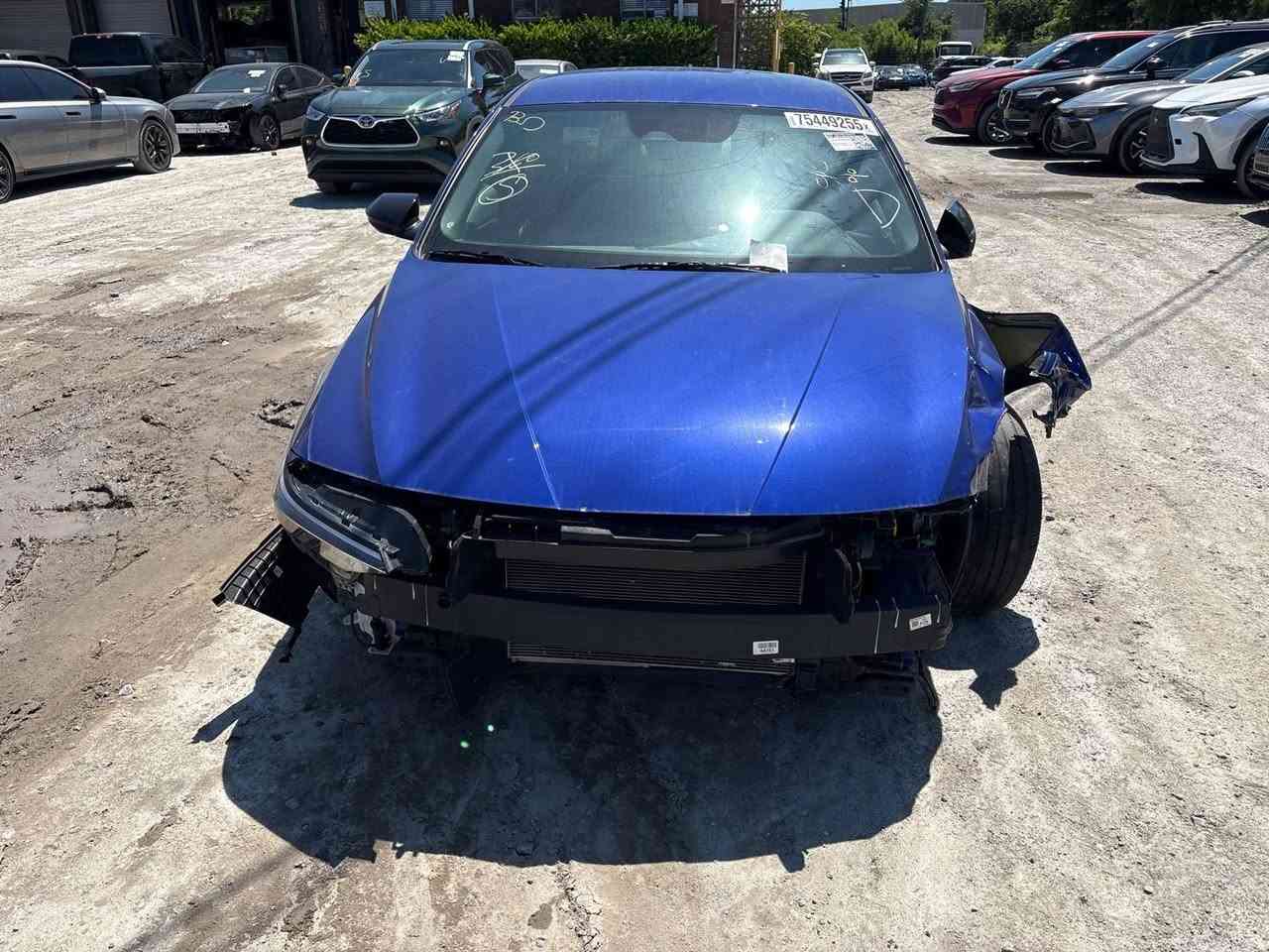 النترا موديل 2025 Sel
وارد امريكي سياره واصله للعقبة حادث موضح بصور جاملغ ايسر وشويه تعديل بنيد ايرباك ستيرن فقط ماشيه ١٤ ألف 
السياره تدخل بكتاب شهداء او حره 
السعر ١٠٥ بي مجال قليل 
متوفر اتصال واتساب ***********
