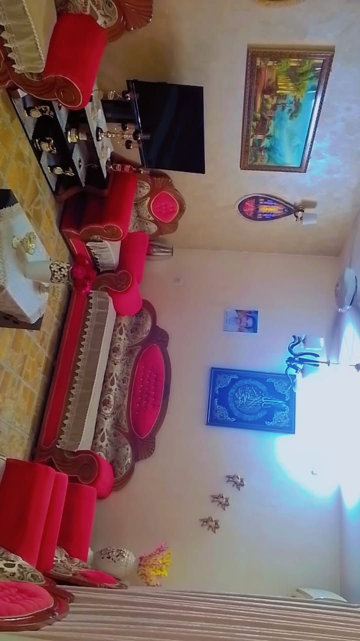 مكلف بالنشر اي معلومة الاتصال بصاحب الرقم

السلام عليكم
بيت طابو صرف للبيع
المساحة ١٠٠ م مربع
يحتوي على غرف نوم عدد ٤
صحيات عدد ٢
الموقع الامين الثانية قرب اسواق كرار الوائلي
للاستفسار الاتصال ***********
