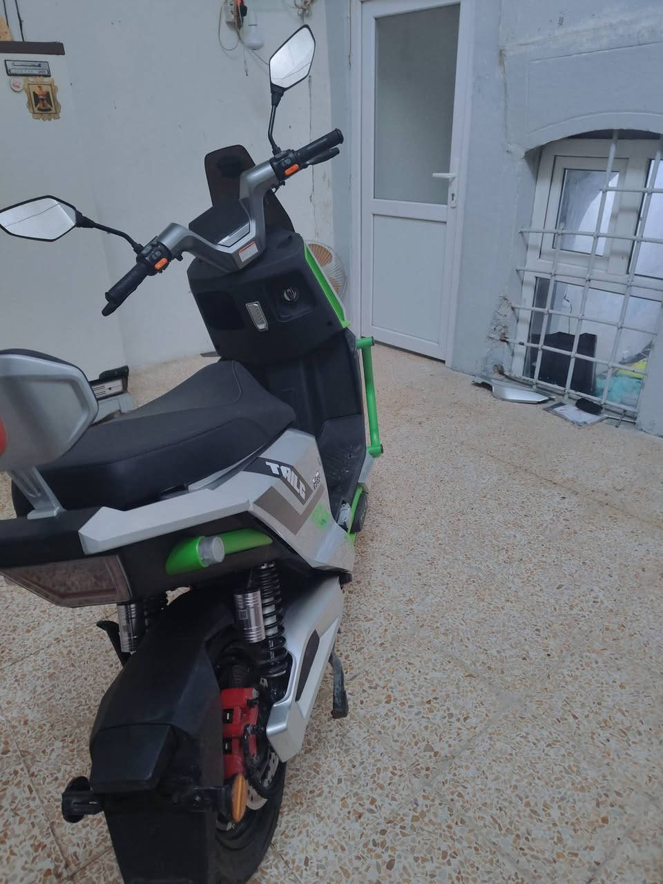 سلام عليكم 
تحريكة ومعدل نار🔥
دراجه شحن الشركه : TAILG
 معروفه 
المواصفات :

6 بطاريات مسطرة 72

38 امبير كل بطارية

3 سرعات

تشغيل بصمة عدد 2

تشغيل عن بعد

بريكات دسكات دهن امامي خلفي

يرجع الى الخلف بي نضام R

السرعة 80 حقيقي حاله حال السياره

بي شلعه قويه

اشاير لكزز

بي مثلث خلاط

الايت مالو عدسه LED بقوه جداً عاليه وأداء رائع بي نضام

رماش

بك لايت LED

بي لايتات من الصفحة

دبلات  غاز
 مريحة جداً

كشن سياحي كبير

مكان لخزن الاغراض

بي شاحن USP

السعر 1150 الف 

للاستفسار خاص أو واتساب 
***********📞
