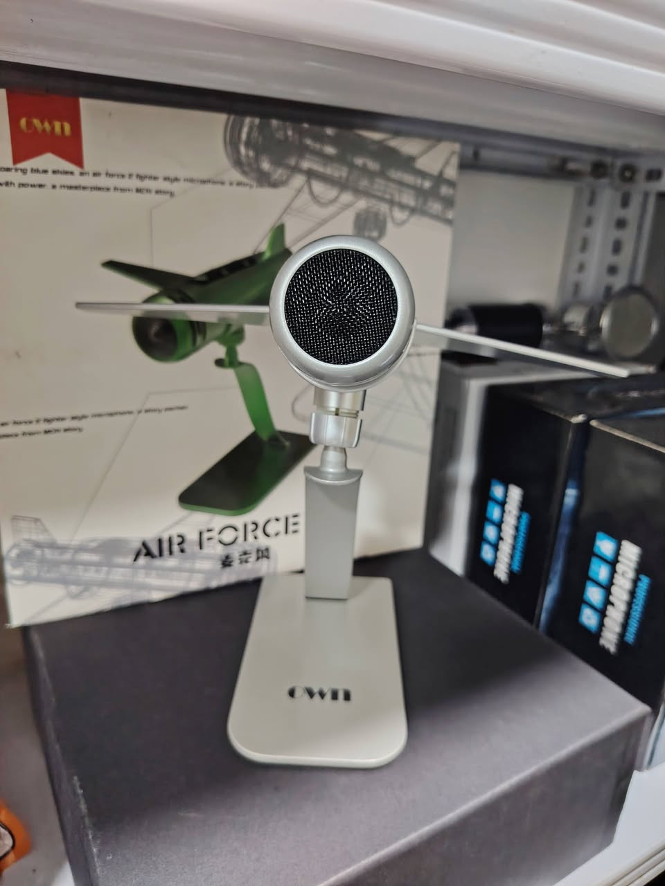 مايك ع شكل طياره
ينربط ع تلفون للبث المباشر والتسجيل
بي تحكمات الصدئ وغيرها
متوفر قطعتين


**إذا كنت صاحب هذا الإعلان وتريد حذفه لأي سبب، رجاءا أرسل رسالة إلى الدعم الفني**