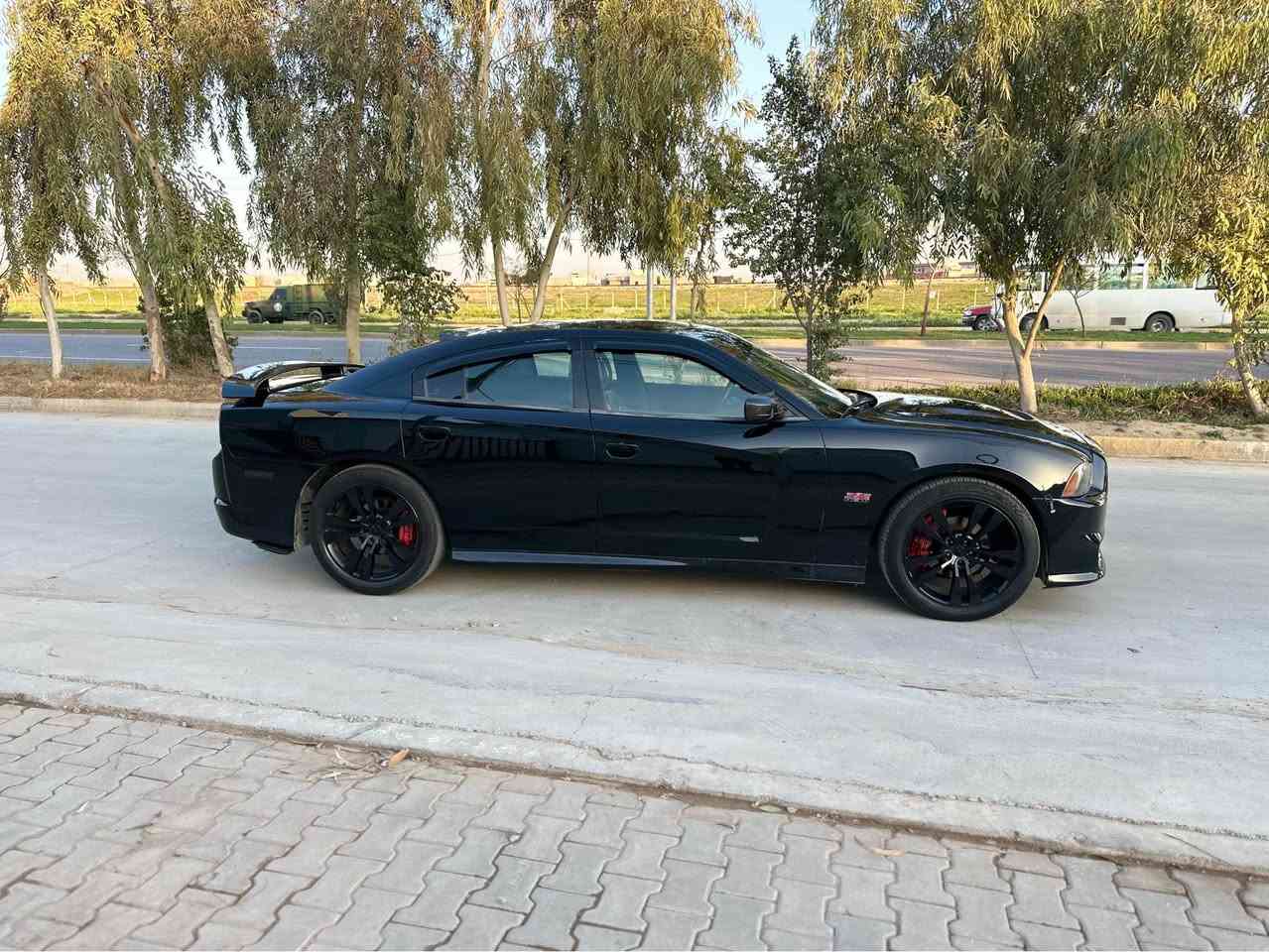 جارجر 12مكينه سته مواصفاتSXT شاشه جبيره كامره حساسات خلفيه منضومه زنون بدون صبغ بس شبربالباب الخلفي بنيدSRTوالسياره بدي كتSRT اصلي ماشيه 115سنويه ارقام جدد بطاقه بنزين بيه سعر158وبي مجال بدون مراوس. واقصاد*********** كركوك, العراق
