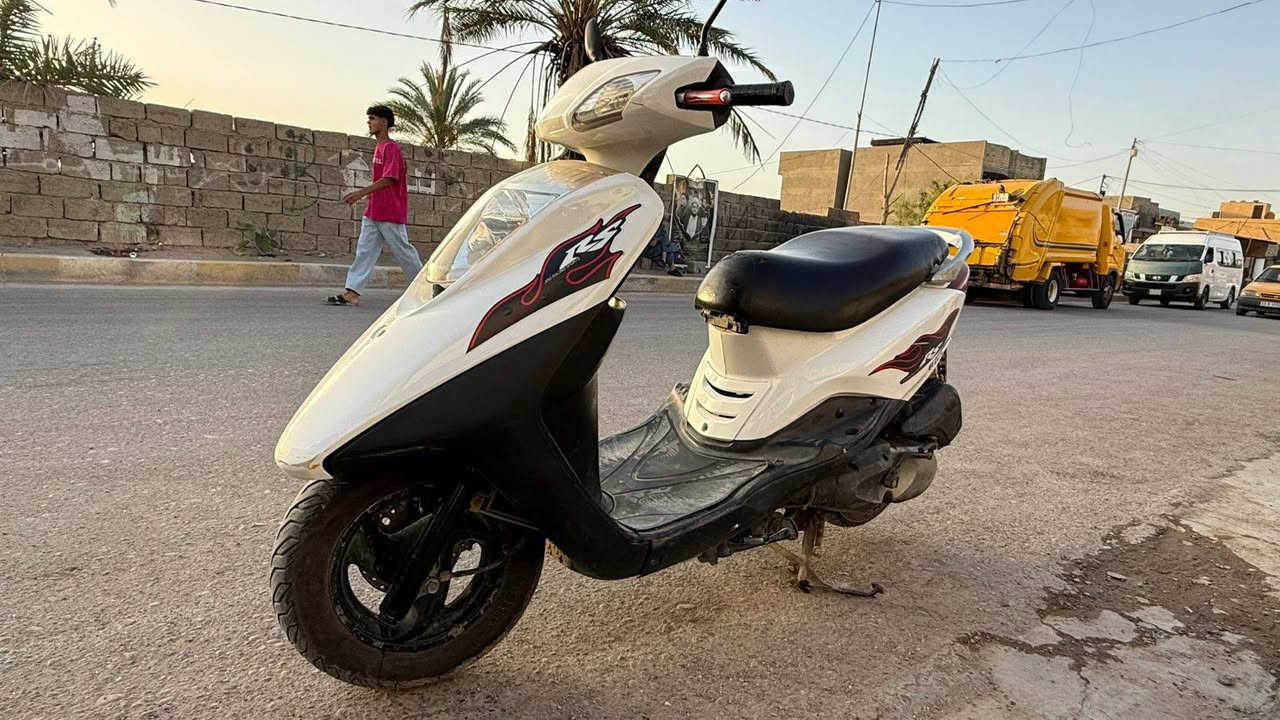 السلام عليكم.. دراجه بريز للبيع كل نقص مابيها وكلشي شغال بيها كهربائيات سلف هندر شلعتها ومعدلها خير من الله الدراجه مجفته بوشه وبستم فقط وكفراتها مبدله تجاريات مكانها بغداد المدائن 
***********

