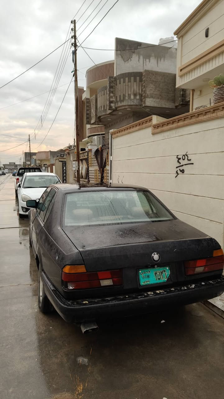 BMW 735 (25 ورقه وبي مجال )
كير اوتوماتيك محرك فل 3500
اربع تايرات جديد 
داخل ابيض جلد 
حداديتها نظيفه 
السيارة بدون حادث 
رقمها فحص نينوى 
للاستفسار الاتصال على الارقام التاليه 
***********
***********
