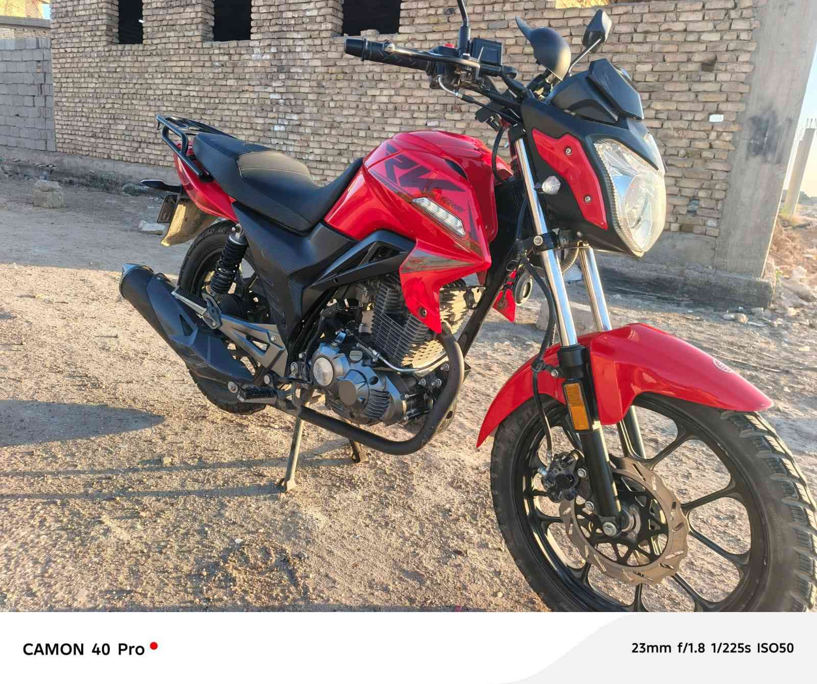 السلام عليكم، دراجه RK 200c مرقم اربيل سنوية بأسمي تحويل ثاني يوم، دراجه خير من الله ما ناقصها شيء تاير امامي مبدل ايطالي، سبانه ما ممدود عليا جيب فيتر وتعال، مكاني بغداد.
***********
