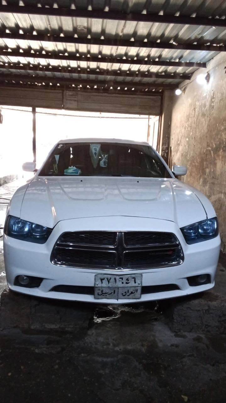 سلام عليكم البيع جارجر 2012 السياره خير من الله السياره مكفوله ما بيهه اي حادث بس بارد قليل بل بنيد صبع  السياره ما بيهه اي نقص تحط كير وتطلع بسعر 145 ورقه وبيهه مجال بصيط حق الجيه  عنواني بغداد مدينه الصدر رقمي اليحب يتواصل وياي ***********1
