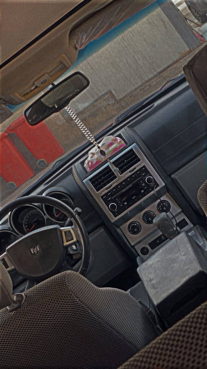 السلام عليكم دوج نترو 2007
بيهة صبغ باب الصندوك وجاملغ ايسر الخلفي 
مكينه وكير مضبوطه
 سياره جاهزه تجي وتشوفهة تحويل ثاني يوم 
سعر ٨٠ وبيهة مجال مكاني بغداد الشعب رقمي ***********
