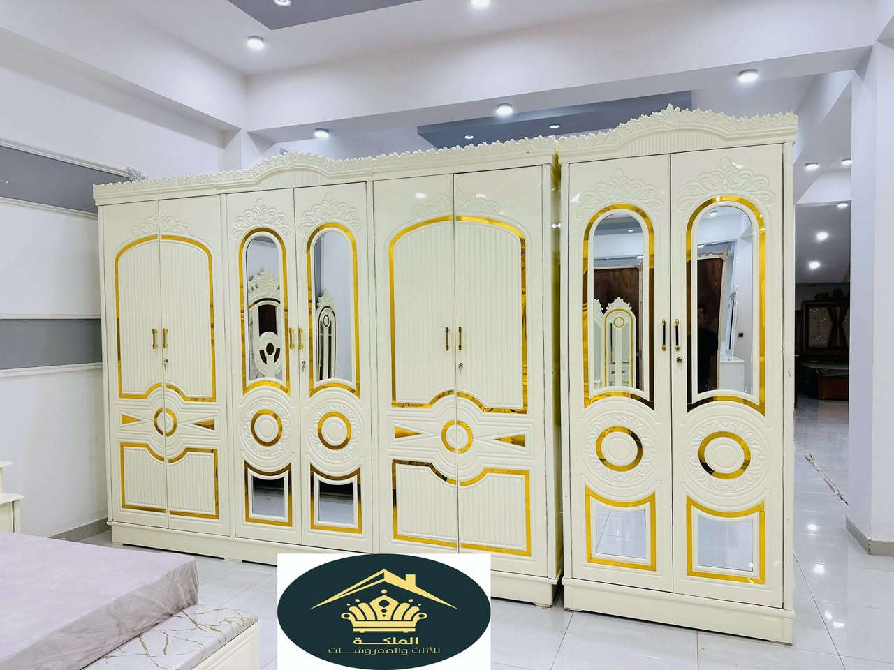 موديل النهرين 

السعر  مليونين و٥٥٠

  الون بيجي وتطعيم ذهبي

نجاره عراقيه ٪؜ ١٠٠ضمن وجبه الدرجه ممتازه ضمن وجبه موديلات الوان  

من انتاج شركه الملكه اللاثاث الرمادي زنكوره طريق القريه العصريه مقابيل محطه الهدى مجاور لمركز شرطة زنگوره 

الكنتور ٦ باب ملحق عرض الكنتور ٣٢٠ سم 

داخل الكنتور صاج طبيعي ٤ ملم

وجه الكنتور١١ ملم cnc   

ظهر جرجوبه شد براغي 

الارضيه الكنتور بلوك صاج ١٨ ملم 

زاويه ملابس ملحق بارتفاع الكنتور 

عرض زاويه ملابس ملحق بارتفاع الكنتور عرض ١٢٠ سم 

الكنتور وزاويه ملابس ضلع واحد ٤٤٠ سم

جربايه تصميم فاخر كومديات مفصوله كل كومدي يحتوي على باب ومجر 

مجرات سلايت سكك حديد 

ميز مرايا دبل باب و ٣ مجرات

 تصميم فاخر وحديث لوكنز مرتفع عن الارض 

كل مجرات سلايت  سكك حديد 

طابويه  جلوس هديه 

خدمه نقل وشد مجانا الى جميع محافظات

 العنوان الانبار الرمادي زنكورهً طريق القريه العصريه مقابيل محطه الهدى مجاور لمركز شرطة 

لحجز والاستفسار 

***********

***********
