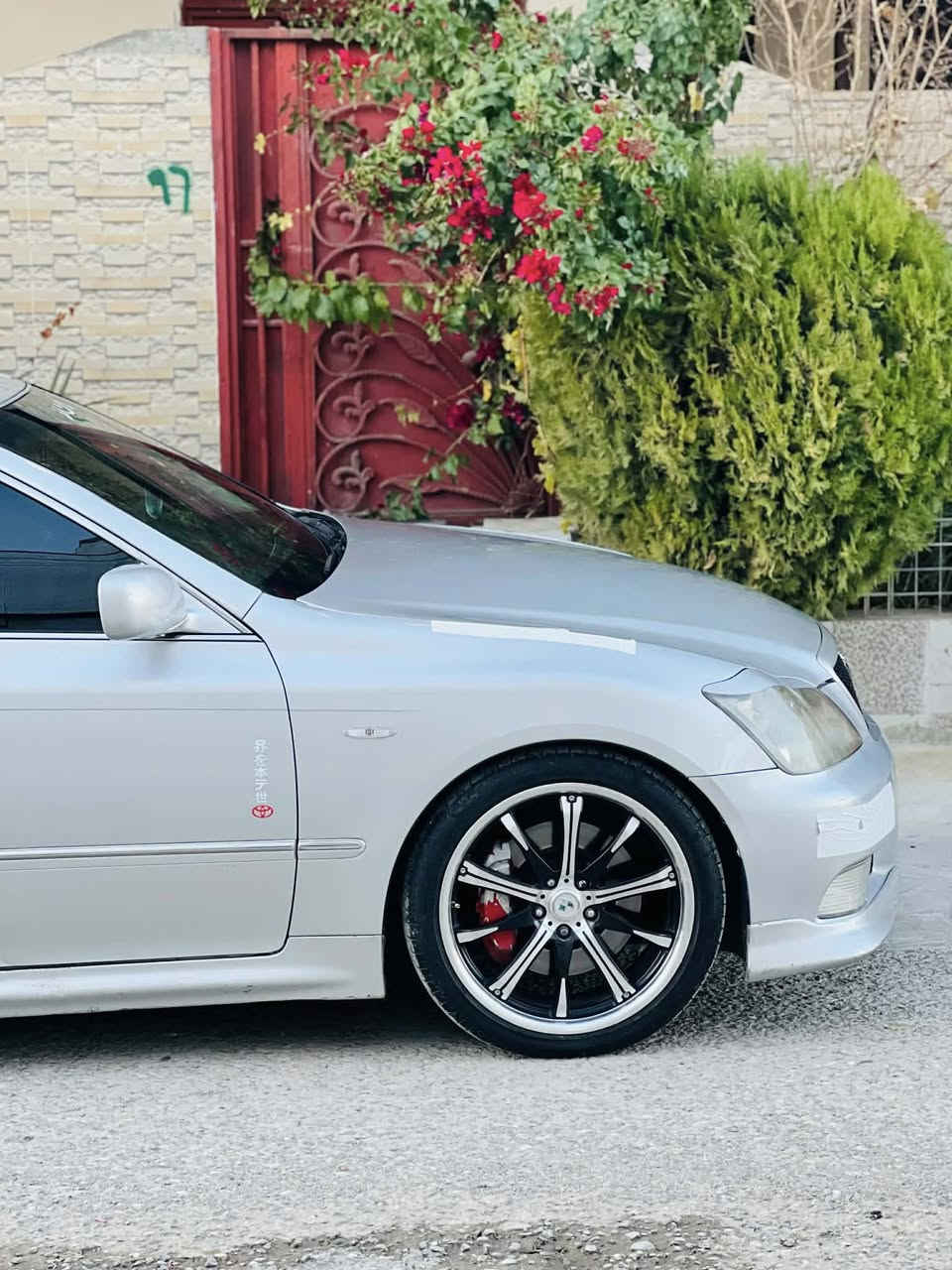 به ناوي خواي گه وره شاهينه 184 براوه براوه فول فوله 3 دو گمه  به س سلايت نيه جلد هيتر حاسه سوكان ليكزز ناو ره ش فورميگا سور كوشن كاره با كوشن خزن سوكان خزنن فول فوله بيه چالو شوختت زور به قه وه ته 4 تايي لوكي له ژيره گئرو مه كينه به شه رتت بيه ته قه و ره قه هين ده ستي خومه سعري 54$ و معامه له ماله كه دياره شوين سليماني *********** ده ستت خوش ئه دمين
