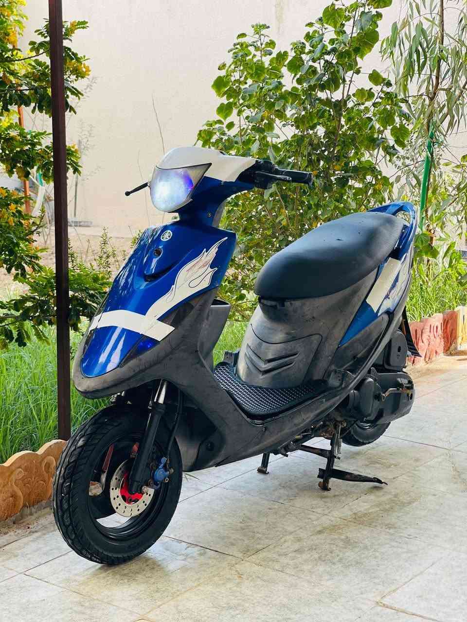 سلام عليكم دراجه نضيفه وبلاديه مامفتوحه ٤٩عل بلادي كلشي ببهة شغال السعر٧٠٠بيهة مجال البصره حيانيه 
الرقم بس*********** مراوس اذه اكو عادي
