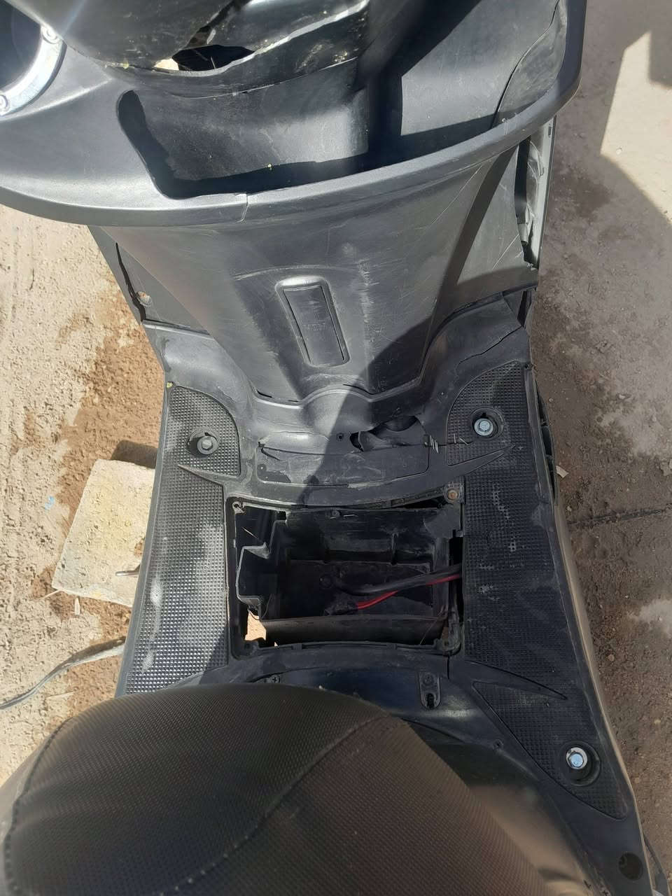 السلام عليكم شباب دراجه بوليس مسطره موديل 2012دراجه نقصها كهربايات ماتشتغل شلعه ومعدل بوشه 55بيع ومراوس السعر 350 حك الجيه العنوان كربلاء العطيشي***********
