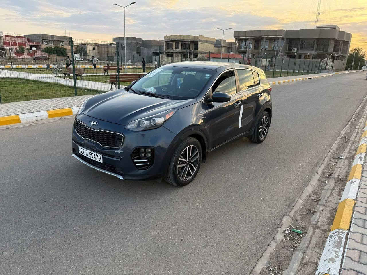 السلام عليكم
سبورتج 2017
وارد امريكي 
رقم وهزه جديد شمالي
تحويل
حادث جاملغ وبنيد بدون دواخل
وبابين صبغ بالعراق جهه السائق
السعر 145
وبيهه مجال
 للاستفسار***********
واسط الصويره
***********واتساب
