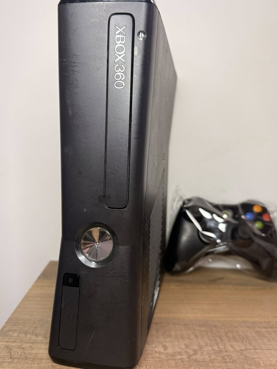 السلام عليكم اكس بوكس 360 باله ذاكرة 250 كيكا يحتوي على 150 لعبه قويه ودبل جوستك اصلي + تجاري واير وكافه ملحقاته الاصليه انطي شرط النضافه والفحص.
السعر 125 الف بي مجال قليل مكاني كركوك والتوصيل كافه محافظات العراق موجود واني خادم للطيبين.


**إذا كنت صاحب هذا الإعلان وتريد حذفه لأي سبب، رجاءا أرسل رسالة إلى الدعم الفني**
