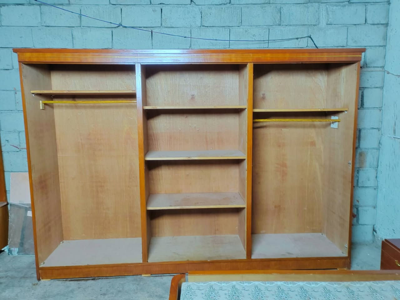 غرفة نوم ست أبواب صاج شغل شكر النجار اي عيب مابيهة غرفه جاهزه السعر 450 ويرهم مراوس والعنده يبيع اشتري الشراي يجي خاص اويتصل برقم ***********مكاني كركوك
