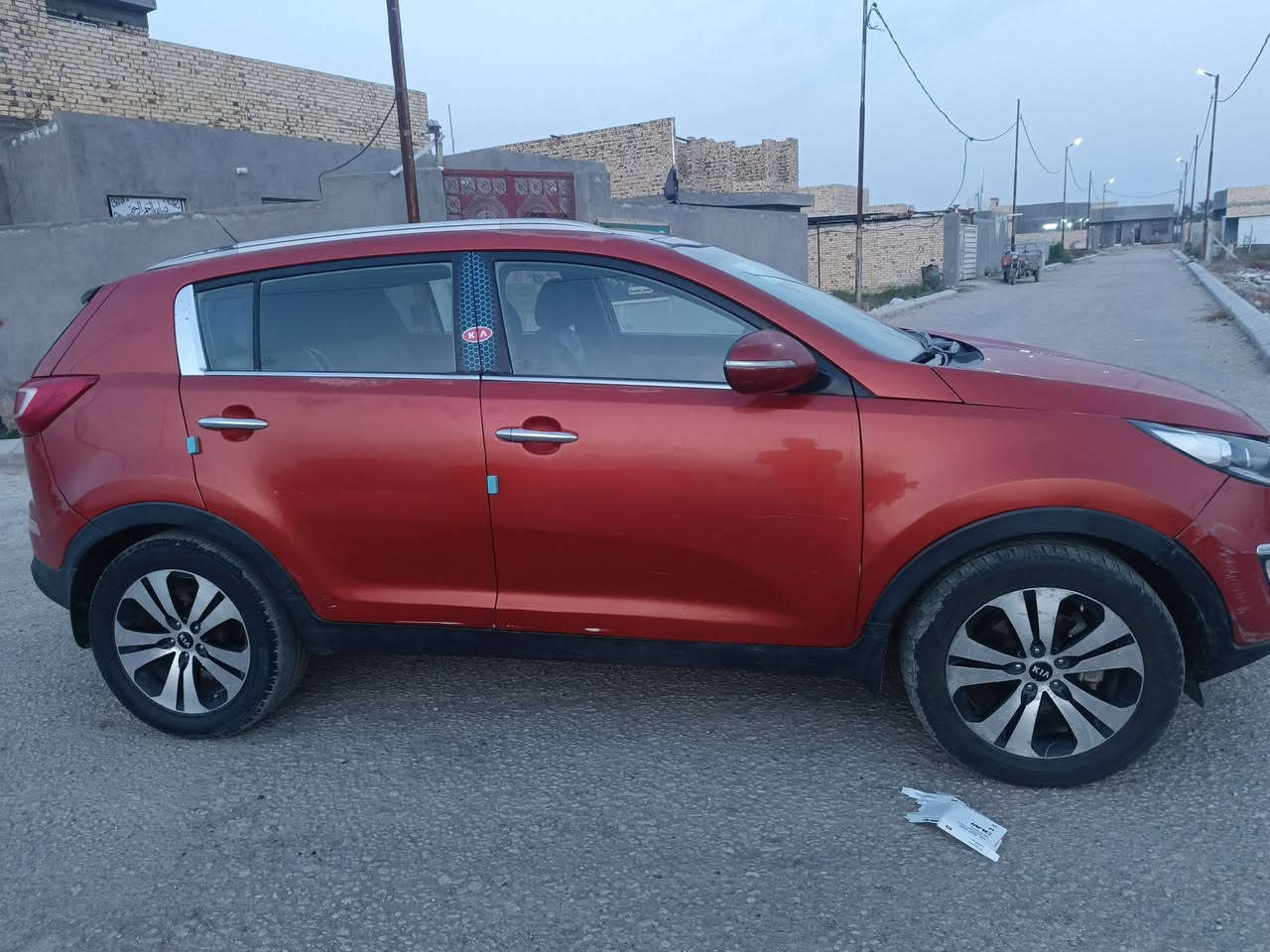 السلام عليكم للبيع سبورتج 2013وارد خلييجي لون مميز فول مواصفات بنوراما وشاشه وكشن كهرباء وثلاجه وحساس  خلفي ومكينه 2400وبعد هواي مواصفات لأن 1/1 سياره مكينه كير حداده شرط تبريد ثلج رقم بغداد تحويل ثاني يوم  سياره بيه رش حزام مكانه الديوانيه للاستفسار الاتصال عله رقم ***********  سعره ب 113وبيه مجال
