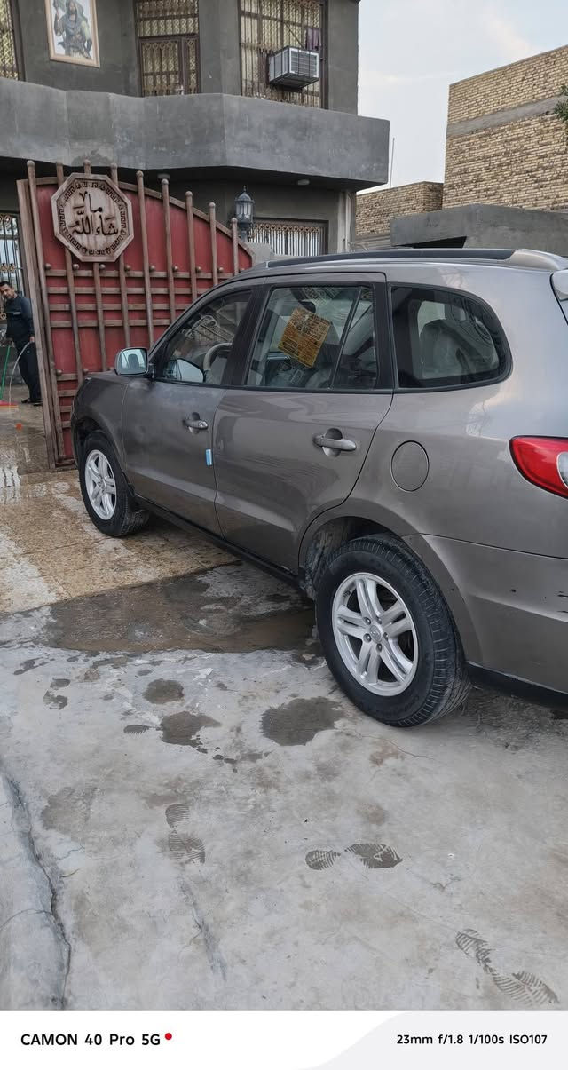 سيارة للبيع سانتا فيه موديل 2012 كفاله عامه السياره ٦ستندر بدون صبغ السياره باسمي رقم نكليزي ***********
