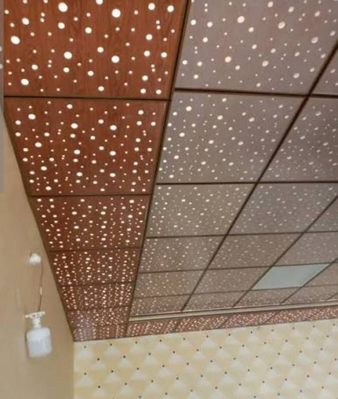 مستعدون لتغليف السقوف والجدران الثانوية في الموصل عمل درجه اولى..يتوفر إتصال وواتساب ***********
