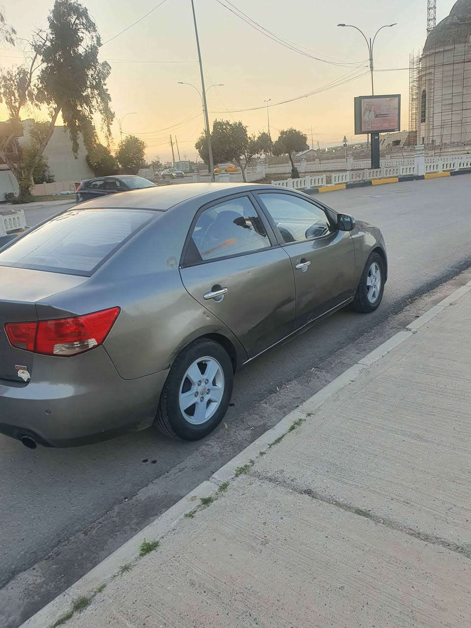 كيا فورتي موديل 2011 

فول توماتيك بس الكير عادي 
كير ومحرك شرط 
السيارة بدون ضرر 
اني الشرعي مالتها وشرط الوكالة او التحويل 

السيارة موجودة بالموصل الجانب الايمن وهذا رقمي 
*********** متوفر واتساب Singapore
