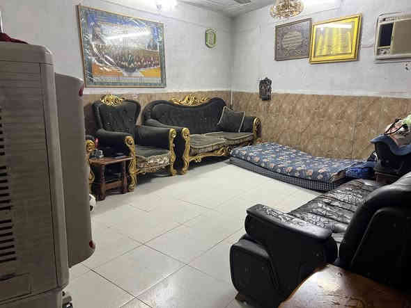 دار للبيع المساحه(50م) (داخل أبودشير)(طابو زراعي سند 25)
   (ثلاثة طوابق)
السعر 43 وبي مجال للشراي........
العنوان// في منطقه أبودشير قرب أسواق السيد وقرب مدرسه حفصه وقرب المدارس الصينيه الحديثة.
البيت //يتكون البيت من (ثلاثة طوابق )يتكون الطابق الأول من صاله أستقبال ومطبخ وخدمات صحيه .الطابق الثاني يتكون من غرفه نوم ومخزن .الطابق الثالث يتكون من  غرفه مخزن كبير سندوج  للاستفسار الاتصال بالرقمم
***********
