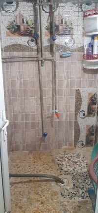 بيت للبيع ٥٠ متر في منطقت الجريخي قرب من مطعم جكن اوسلو مقابل مجمع الص...