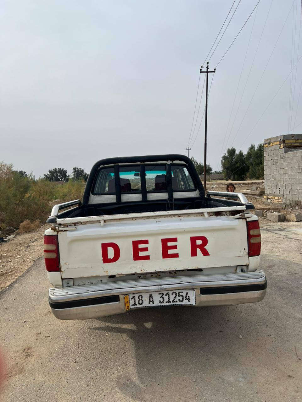 دير ٢٠٠٧ للبيع 
مكانها واسط قضاء الحي 
السياره مكفوله كير ومحرك وكشر وشاصي وجاهزه من كل النواحي 
تبريد ثلج 
كهربائيات شغالة
سياره مال جناي جاهزه من كل النواحي 
سعرها ٥٣ وبيها مجال قليل 
الشراي يتصل 
***********
