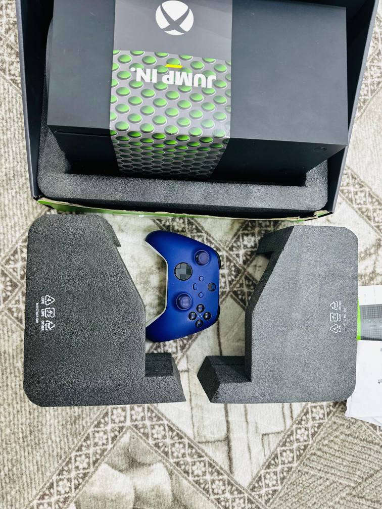 اكس بوكس سيريس اكس بيع أو مراوس اخو جديد  مع جوستك اصلي وملحقاتها كاملة مكاني بصره شط العرب *********** البصرة, العراق
