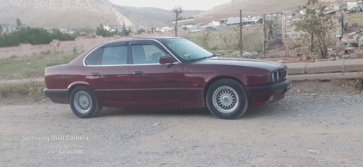 سه ره تا به ناوي خوا گه وره bmw
بؤفرؤشتن گؤرينه وه ش ده كه م 
له سه ر دل گرتن
ئارم پلاستيك سليماني به شه رتي ئاوه ليت دينار خه ره مه شي تيانيه به شه رتي خه ره ماش
موديل ٩٣فول
بيلاد ئوتو525
سه ياره كه مالي دووسته
جوار تايه و ويل لوك تازه به سراوه
هه ر جياكياني هه يه داس كاري كراوه
به دواي عه يبه مه گه ري
زور نمونه يه دينار مه سروف تيانيه
به دواي هيج مه گه ري 
سعري خوار هه موو بازار ٤٣گه لاو مه جاليكي كه م 
***********
***********
