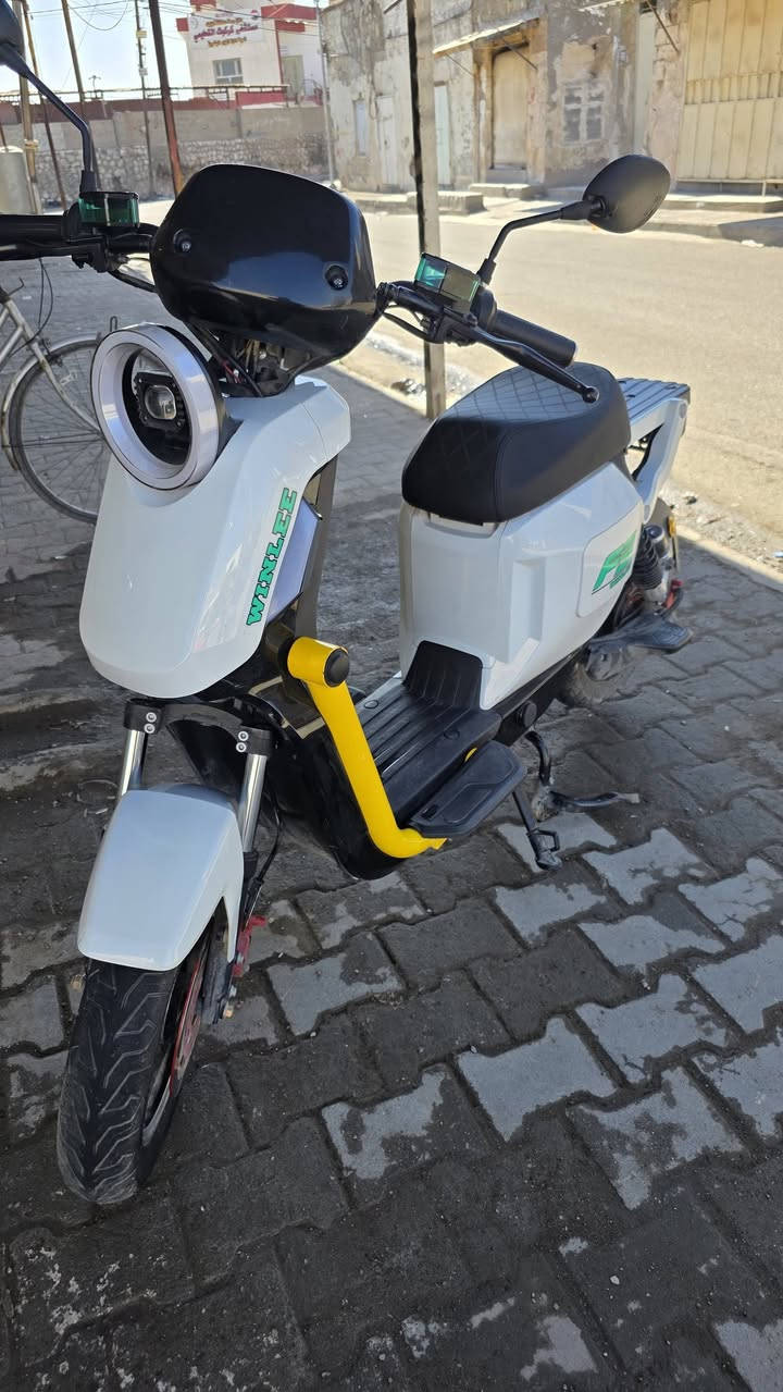 سلام عليكم
دراجة F3 شحن بدون بطاريات سعرها 375 الف قفلها أخوان 
*********** مكانها كركوك/سوق رأس الجسر.
