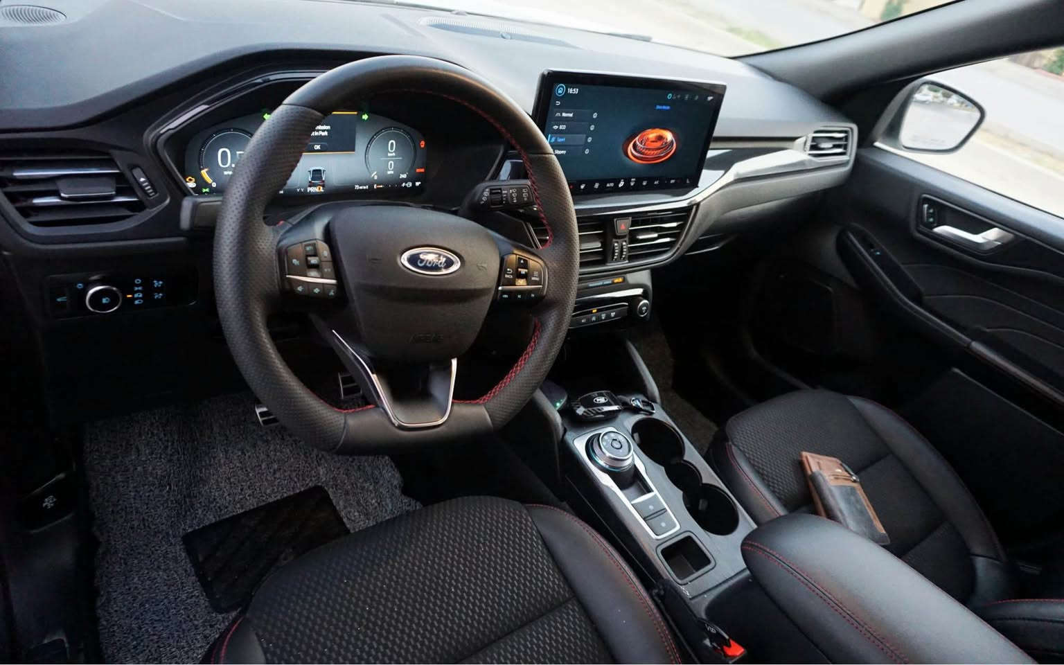 چوار پستن مرغووب
:::writing{variant=“social_post” id=“58421”}
🚘 Ford Escape ST-Line Select 2023 🤍
Korek tel /***********
ئەم جوانە هێشتا لە هەنگاوی یەکەمدا سەرنج ڕادەکێشێت. دیزاینێکی وەرزشی، مۆدێرن و تاوانە، لەگەڵ کارایی و ئارامی لە شۆفێرکردندا.

✅ مۆدێل: 2023
✅ ST-Line Select
✅ AWD (چەرخی چوارە)
✅ مۆتۆری 2.0L EcoBoost
✅ گیربۆک ئۆتۆماتیک
✅ Run & Drive
What is up ***********
ئەگەر بەدوای Ford Escape ـێکی جوان و بەرز لە ڕووی موواسەفاتەوە دەگەڕێیت، ئەمە هەڵبژاردەیەکی زۆر باشە.

📩 بۆ زانیاری زیاتر یان نرخ، نامەم بۆ بنێرە رانية, السليمانية
