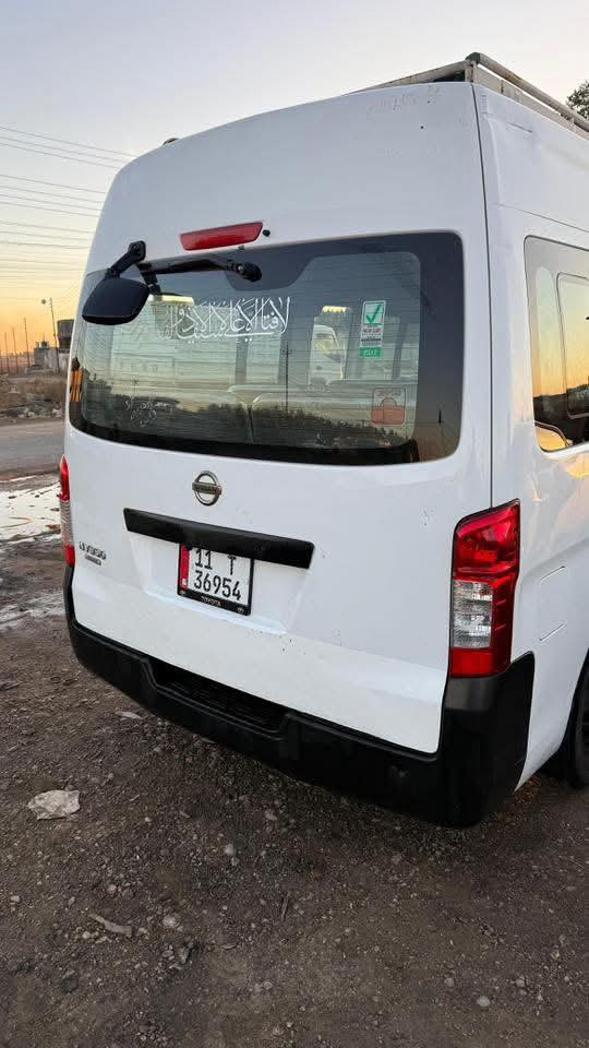 سلام عليكم نيسان يورفان عاليه٢٠١٥مصفره هيئه وغرامات بيه مكانات باردوبيها طخه بل بنيد ما واصل التكمه السعر 175 وبيه مجال العنوان حي اور اتصال ***********
