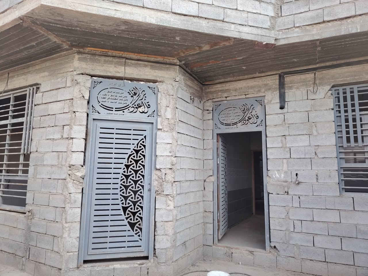 سلام عليكم
هيكل للبيع طابقين قيد الإنشاء
الموقع صلاح الدين قضاء بلد حي الوحده قرب حولي المشروع
تفاصيل الهيكل
جنس عقار ملك طابو صرف
المساحه ٢٥٠ متر
يحتوي على طابق الأول على
كراج
حديقه
استقبال
مطبخ
صاله كبيره
غرفتين منام
صحيات داخليه وخارجيه
يحتوي الطابق الثاني على
صاله
غرفتين منام
خدمات كهرباء ماء ومجاري
للاستفسار الاتصال على الأرقام التاليه
***********
***********
او مراجعة مكتب التمار للعقار الواقع شارع المحطه محلات الحاج عدنان
