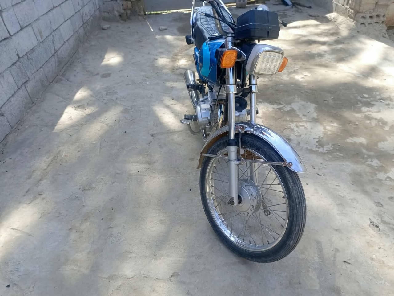 سلام عليكم دراجه البيع نامه بس ويله الخلفي مالت تايكر الدراجه كلك السعر ب450وبيه مجال حك الجيه


**إذا كنت صاحب هذا الإعلان وتريد حذفه لأي سبب، رجاءا أرسل رسالة إلى الدعم الفني**