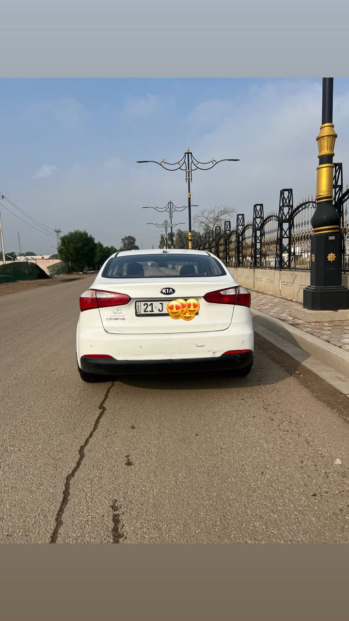 السلام عليكم كيا سيراتو خليجي 2014  محرك 1600 دوش محرك وكير ع وضع لشركة جديده سونار بيه سنويه ابسمي تريد تحويل تريد وكاله حاضر مكان بغداد الكرخ السعر 98 وبيه مجال قليل هاتف ***********  وتساب موجود الشراي يجي يتصل نص فول مكلف بل نشر
