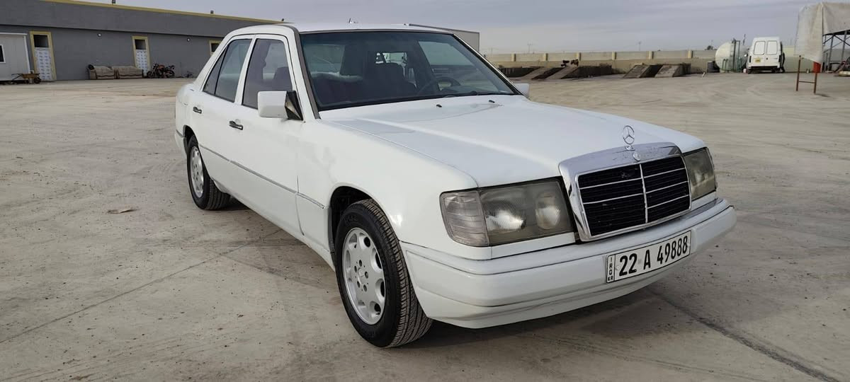 سلام عليكم للبيع مرسيدس دب موديل 92 محرك بطه أربع جامات كهربائي ABS تبريد حار وبارد كهربائيات كله يشتغل سعر 57 عنوان كلار
لتواصل :***********
