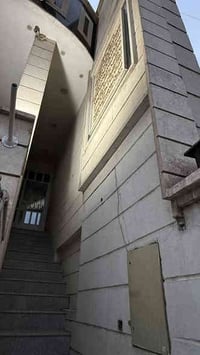 شقه للأيجار بناء حديث في بغداد شارع فلسطين حي النيل تتكون كراج يوسع سي...