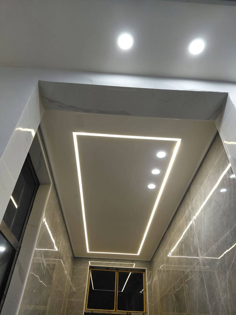 ✨ تم بحمد الله إنجاز عمل أحد منازل زبائننا الكرام ✨
بلمسات وإبداع الصباغ الطيب كرار سليم 🎨👌
شغل متقن وجودة تليق بذوقكم الراقي 💯
للاستفسار والحجز 📞
*********** السماوا, المثنى
