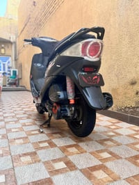 للبيع دراجه كامكو الدراجه حلوه ونضيفه كهربائيات كله شغاله  الدراجه بيه...