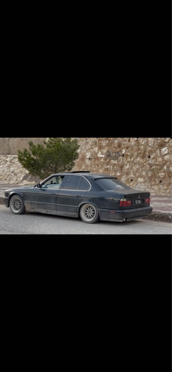 بیئێم 520iبۆ فرۆشتن 
هەمو جیانی سەیارەكە ئیش دەكات بئ مەسرەفە  مەسرەفی تیا نیە گێر مەكینە ئەكسل موسو براوە هەموی بەشەرتە كارەبایەت هەموی بەشەرت دوو جام كارەبایە سلایتە قوفل مەركەزیە ناو فۆرمیكەیە تەبرید ساردوو گەرم ئیش دەكات  
واجیهەی لەگەر دا بەشەرتە واجیهەی بێ كێشەیە 
هەر كەس موشتەریە نامە بنێری لەبو سەحرو شت ئەزیزن 

ئادمین ❤️ شقلاوة, أربيل


**إذا كنت صاحب هذا الإعلان وتريد حذفه لأي سبب، رجاءا أرسل رسالة إلى الدعم الفني**