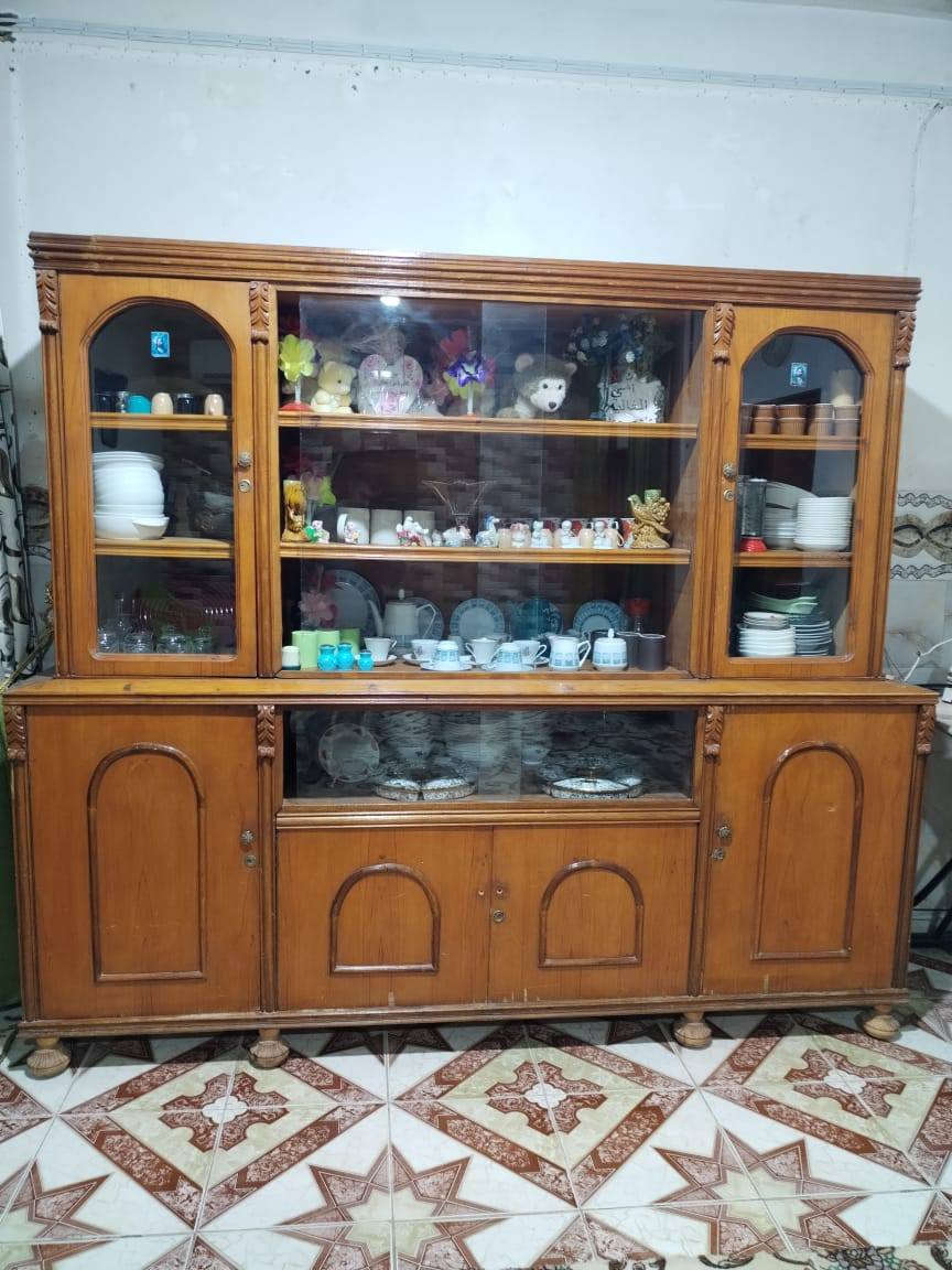 كاونتر 2 متر ونص ومعرض 2 متر نظيفات وبسعر مناسب ***********
