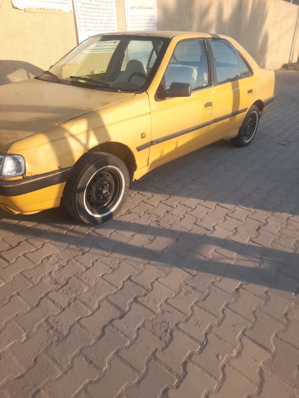 السلام عليكم بيجو روى للبيع مكينه زينه كير نمره الثاني تفلت حداديه زينه كهربائيات هكيجات كلهه شغاله تخم تاير بدي حلو بدون تحويل اتكفل سرقه وعشائر شواصي نظيفه السياره واظحه بل صور السعر ١٠ اوراق وبيهه مجال عنوان كربلاء *********** اتصل وتدلل
