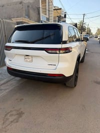 (للبيع)   جيب لاريدو  موديل 23 حادثها بابين  السائق وخلف السا ئق بدون ...