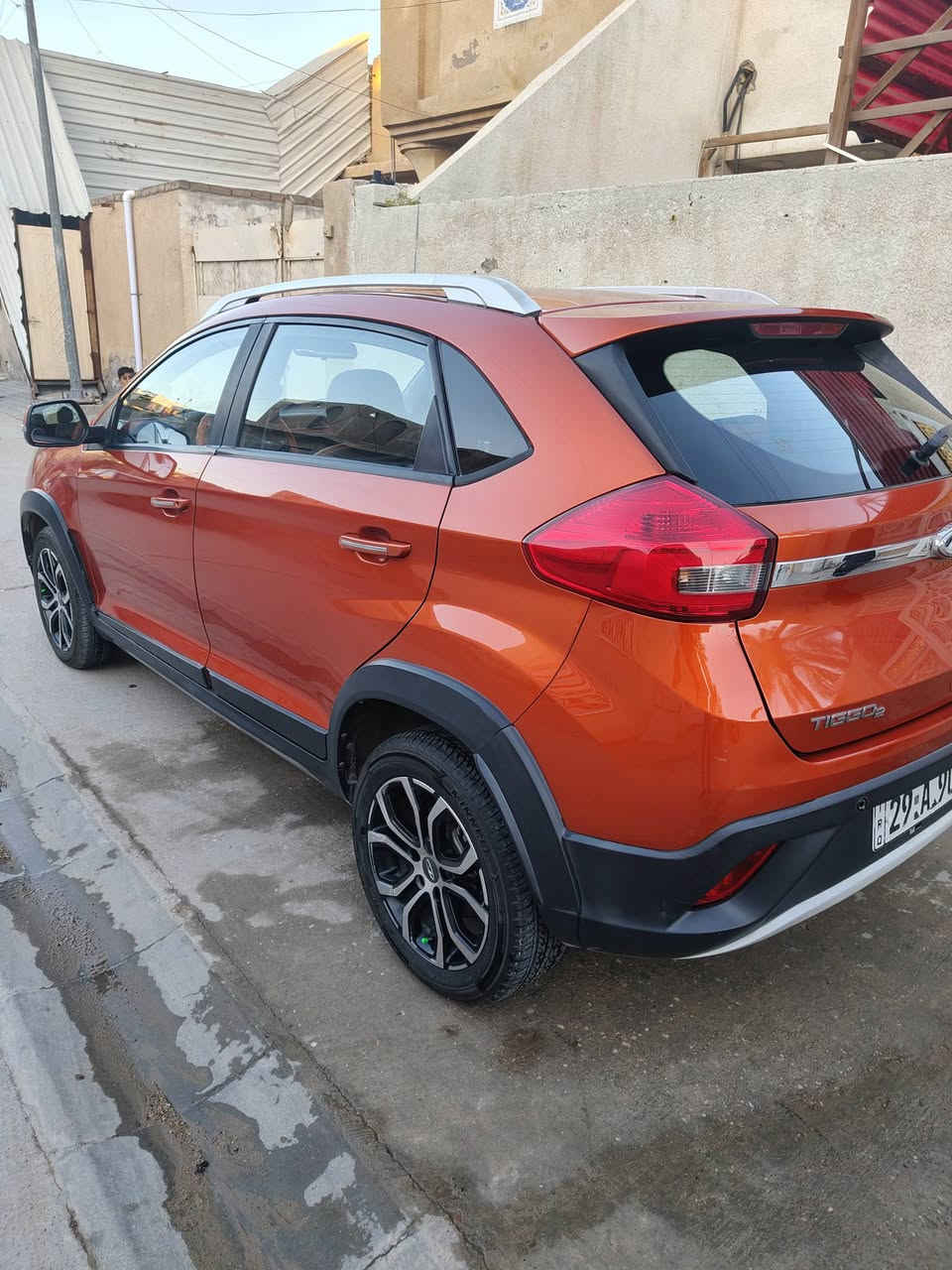 السلام عليكم.... شيري تيكو 2 للبيع موديل ٢٠١٨ رقم واسط الجديد مكفوله من كلشي لون مشمشي جديده بالباكيت ماشيه ٧٤ الف كم حقيقي كشنات جلد و الدواخل جلد و كاربون فايبر من الشركه و بيهه حساسات خلفيه اصل و كاميره بلاديه.... مكاني بالكوت و السعر ٩٠ ورقه بيه مجال قليل اوجبك بيه...... للتواصل

 *********** ابو عامر
