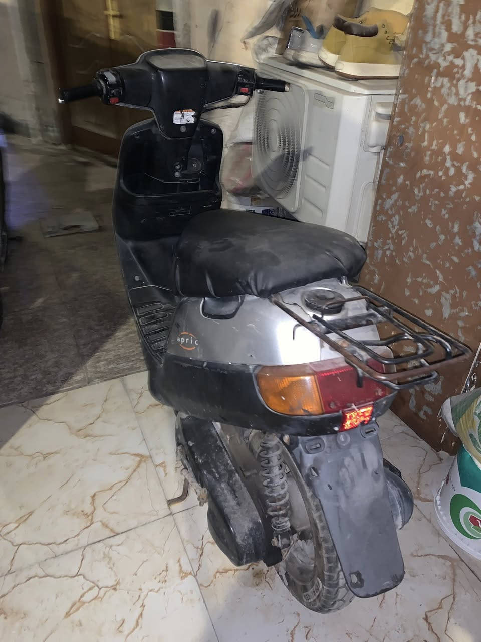 دراجه منغولي ٦٠دراجه بلاديه بس يحتاجلها بنزات وباتري شغاله كهربائيات سعر 250وبيها مجال رقم ***********
