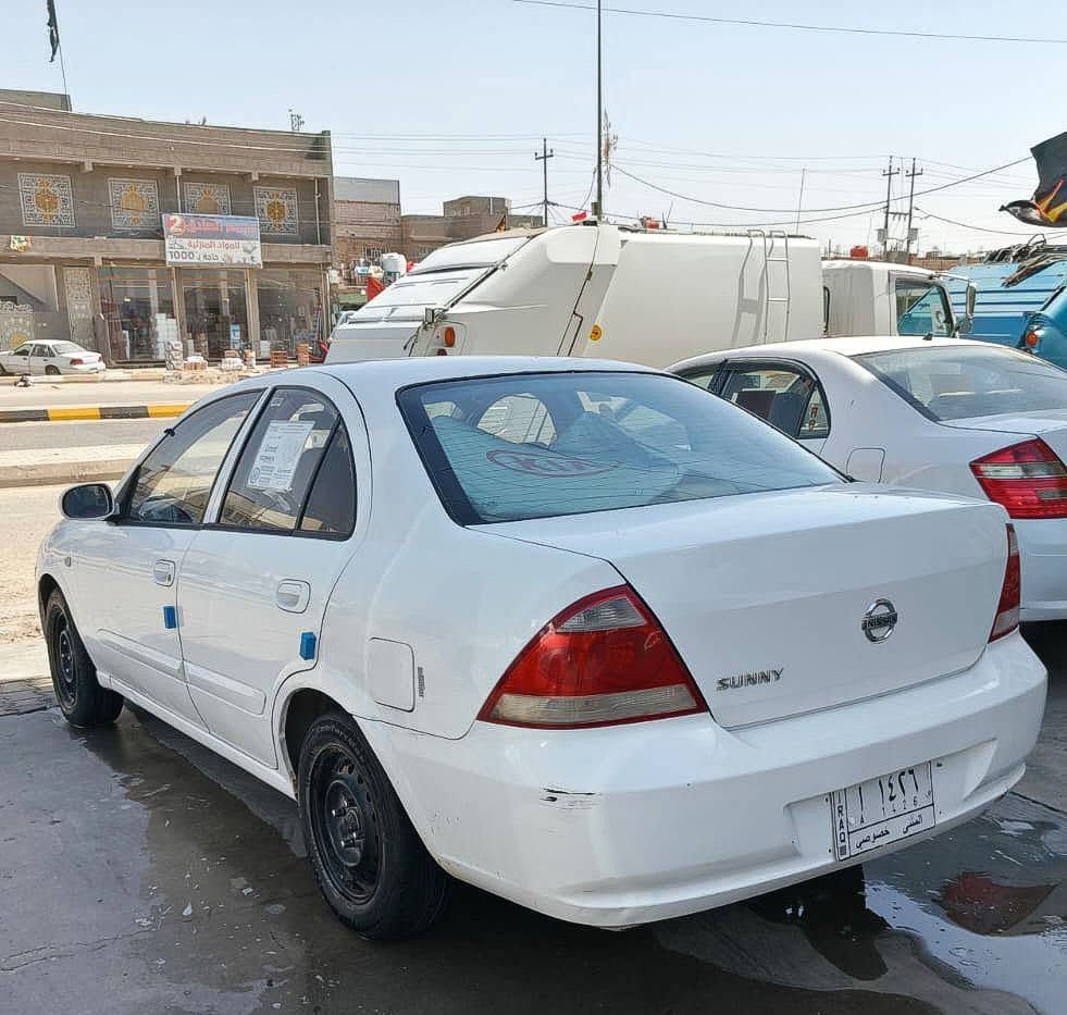 نيسان سني موديل 2009 السيارة جاهزة ومكفولة بيهه بارد بسيط بجوملغ الامامي كير ومحرك وحدادية وكهربائيات جدد تبريد ثلج طخم تاير جديد باتري جديد كله على وضع الشركه تحويل مباشر مكاني ديوانيه بيع او مراوس السعر 103 وبيه مجال ***********

